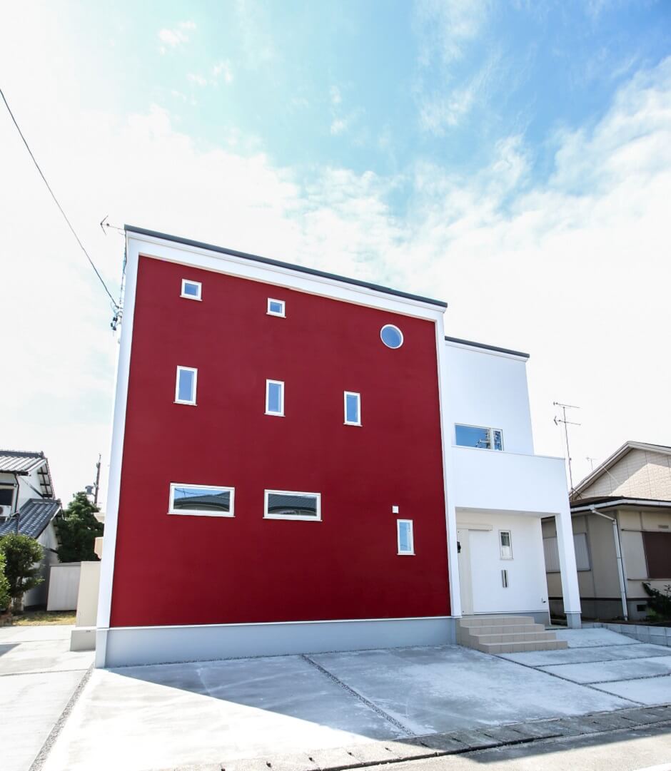 施工事例 住宅の外壁に真紅の塗壁もいい 赤い塗壁 レッドスタッコ の上品な外観 注文住宅の塗り壁